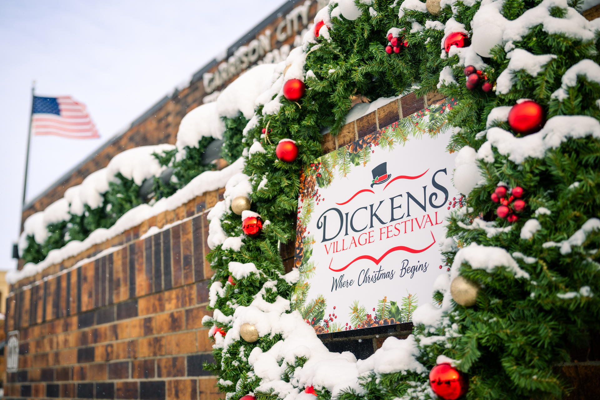 Dickens Village Festival Christmas Wreath